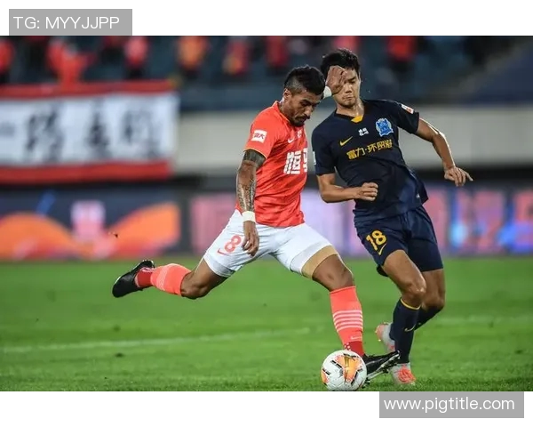 2012年恒大与富力激战回顾：足球盛宴中的精彩瞬间与战术较量