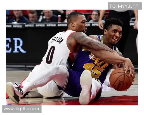 开拓者与勇士精彩对决图片回顾展现篮球激情与团队精神 开拓者与勇士精彩对决图片回顾展现篮球激情与团队精神