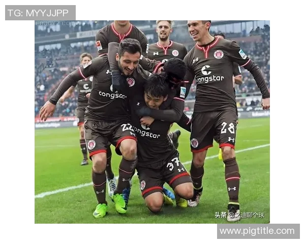 札帽冈萨与东京的激烈对决展现足球魅力与战术智慧的巅峰较量 札帽冈萨与东京的激烈对决展现足球魅力与战术智慧的巅峰较量