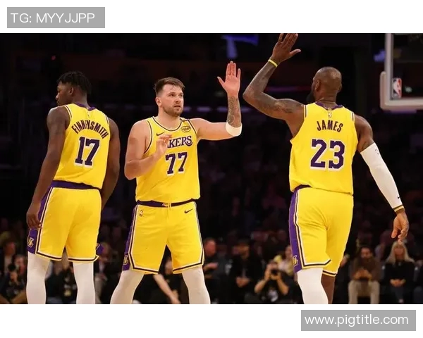 湖人客场挑战掘金主场全力争胜精彩对决即将上演 湖人客场挑战掘金主场全力争胜精彩对决即将上演