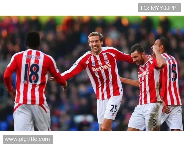 哈德斯联队迎战斯托克城队争夺英冠联赛重要三分之战