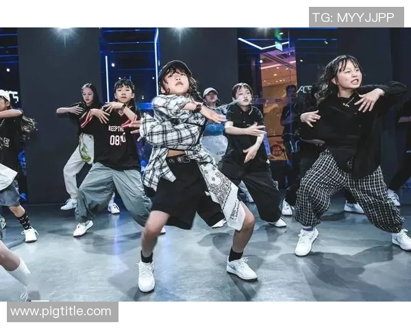 广州街舞队与重庆街舞队赛后复盘分析意识碰撞与团队协作的深度探讨MBA